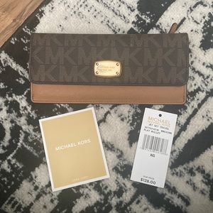 Michael Kors jet set flat wallet